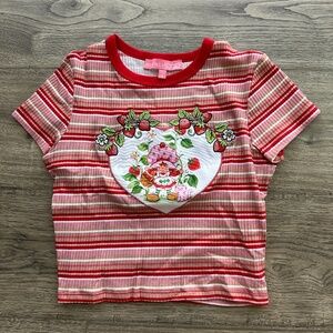 Dolls Kill – Strawberry Shortcake For The Pickin Baby Tee
